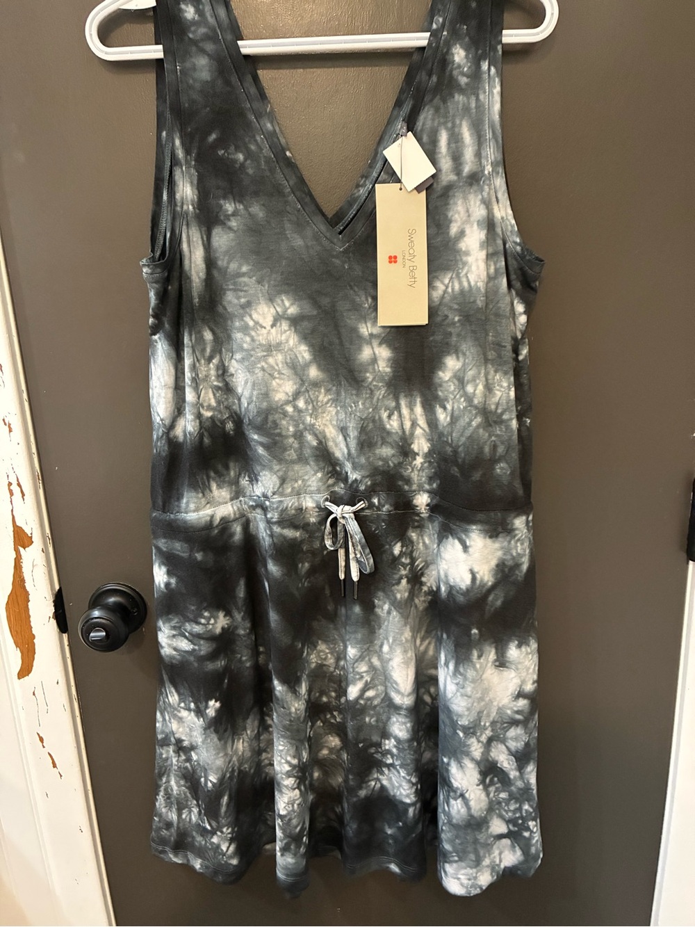 Sweaty Betty Tie-Dye V-Neck Gym Dress - Black & White. SOFT!